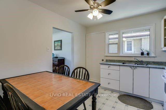 Photo 15 of 40 Barford Road, Etobicoke, Rexdale-Kipling — HOMEH