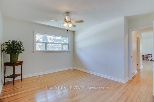 Photo 19 of 40 Barford Road, Etobicoke, Rexdale-Kipling — HOMEH