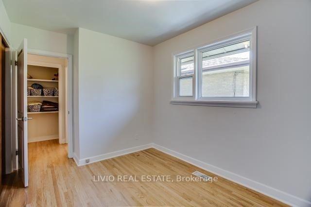 Photo 25 of 40 Barford Road, Etobicoke, Rexdale-Kipling — HOMEH