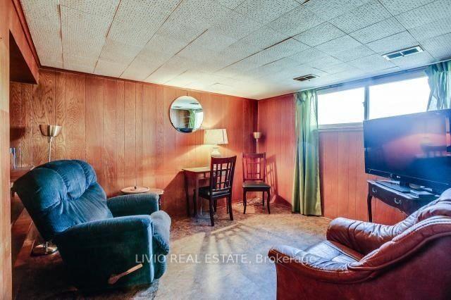 Photo 29 of 40 Barford Road, Etobicoke, Rexdale-Kipling — HOMEH