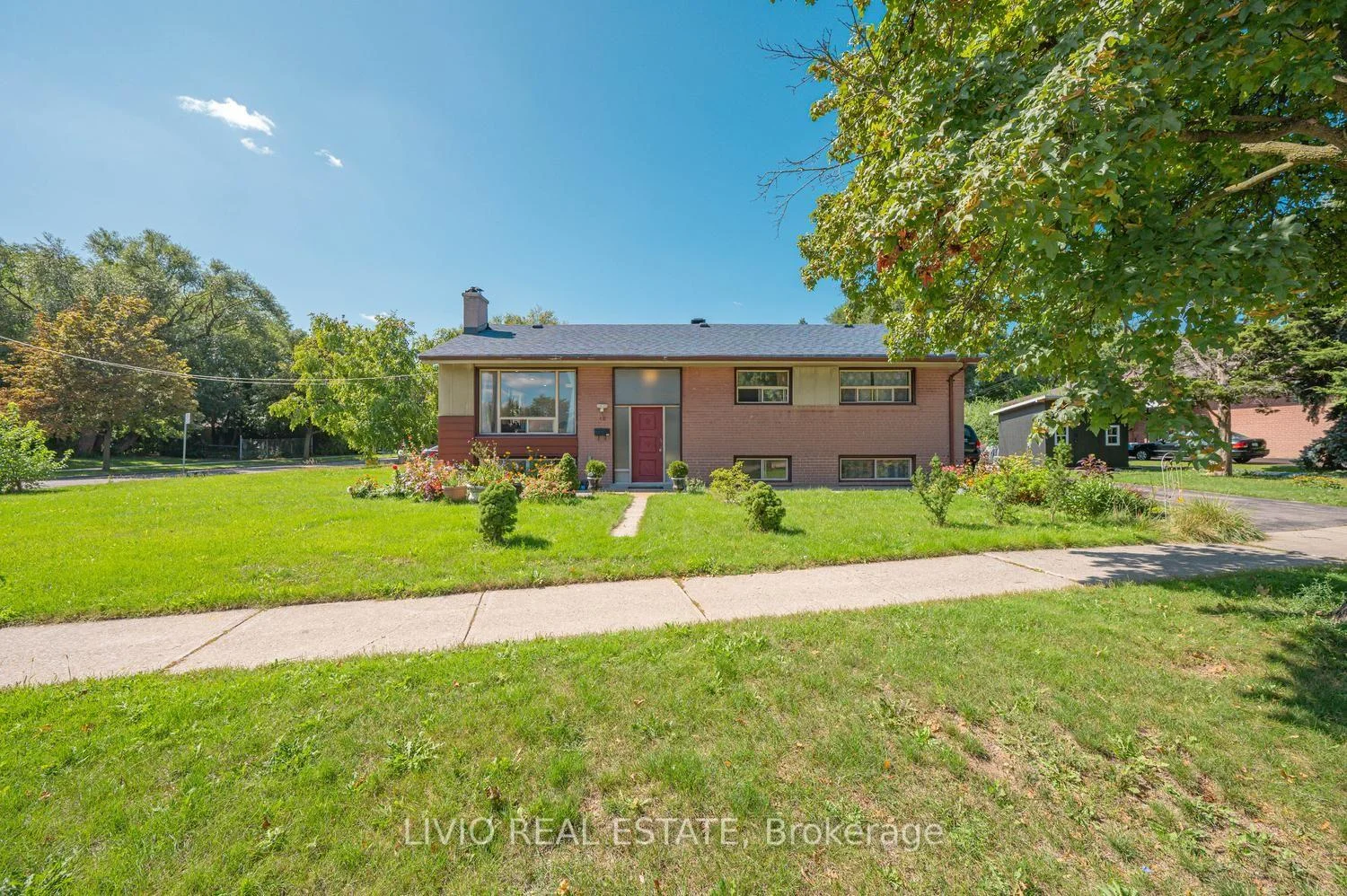 Photo 6 of 40 Barford Road, Etobicoke, Rexdale-Kipling — HOMEH