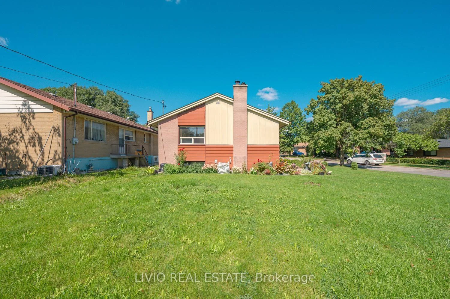 Photo 10 of 40 Barford Road, Etobicoke, Rexdale-Kipling — HOMEH