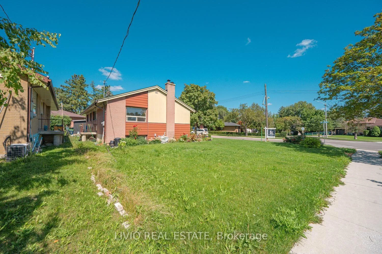 Photo 12 of 40 Barford Road, Etobicoke, Rexdale-Kipling — HOMEH