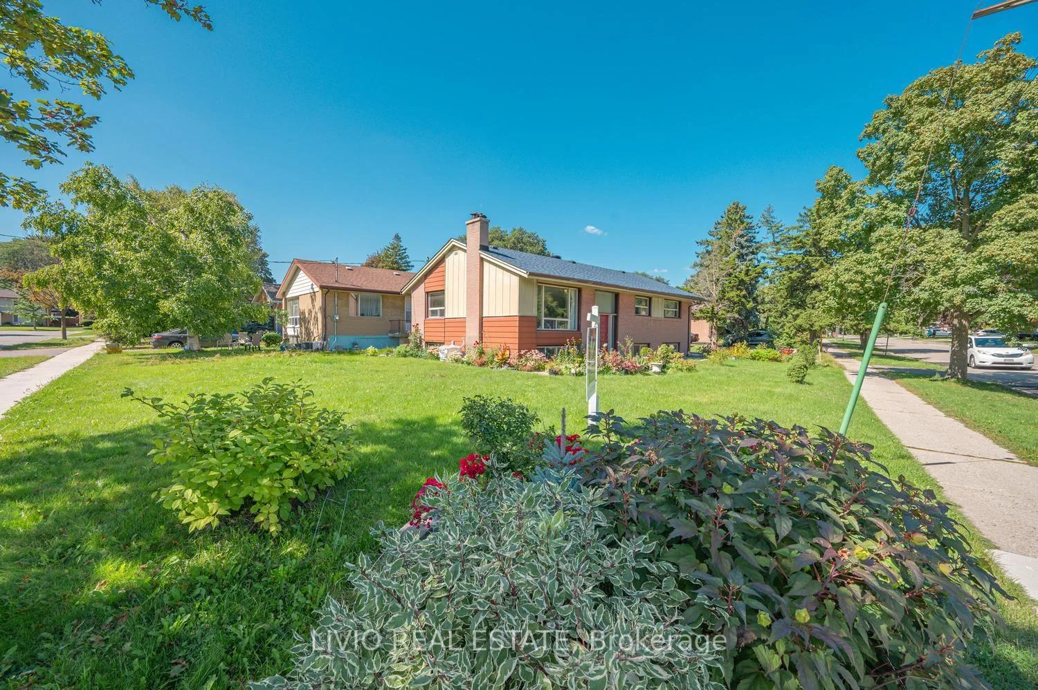 Photo 16 of 40 Barford Road, Etobicoke, Rexdale-Kipling — HOMEH