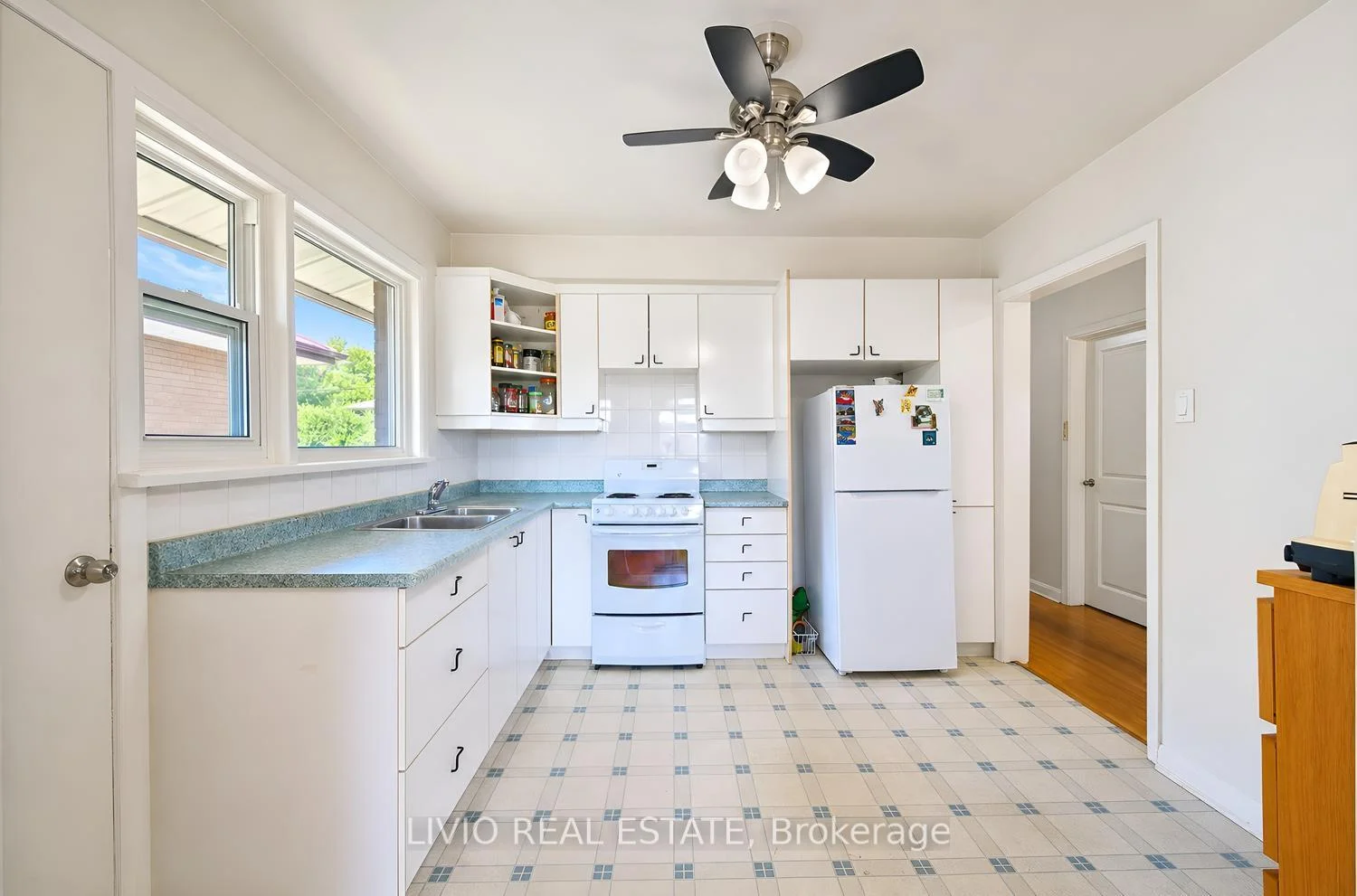 Photo 38 of 40 Barford Road, Etobicoke, Rexdale-Kipling — HOMEH
