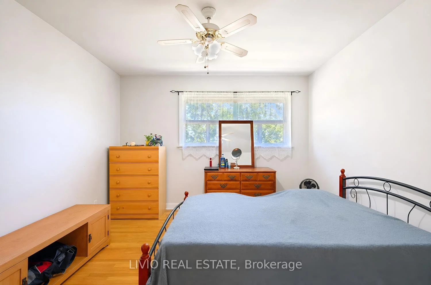 Photo 43 of 40 Barford Road, Etobicoke, Rexdale-Kipling — HOMEH