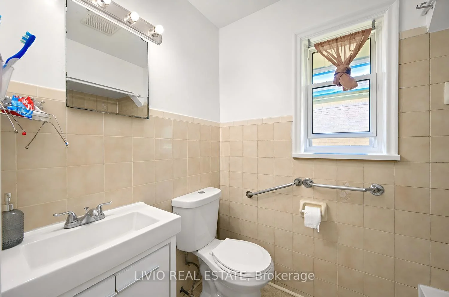 Photo 51 of 40 Barford Road, Etobicoke, Rexdale-Kipling — HOMEH