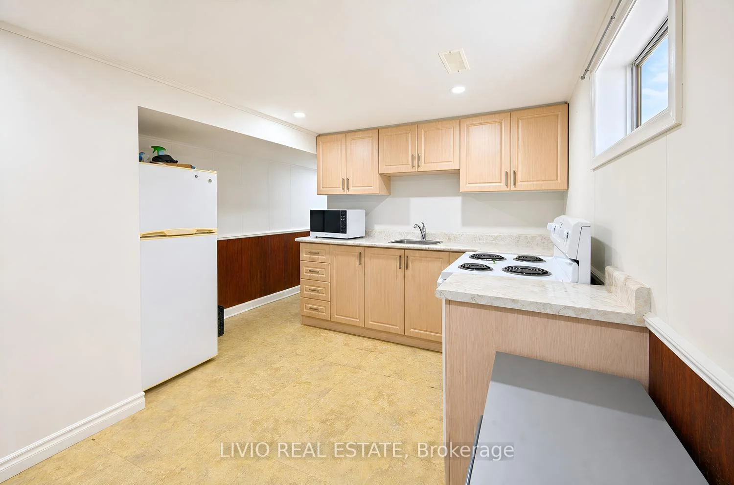 Photo 58 of 40 Barford Road, Etobicoke, Rexdale-Kipling — HOMEH