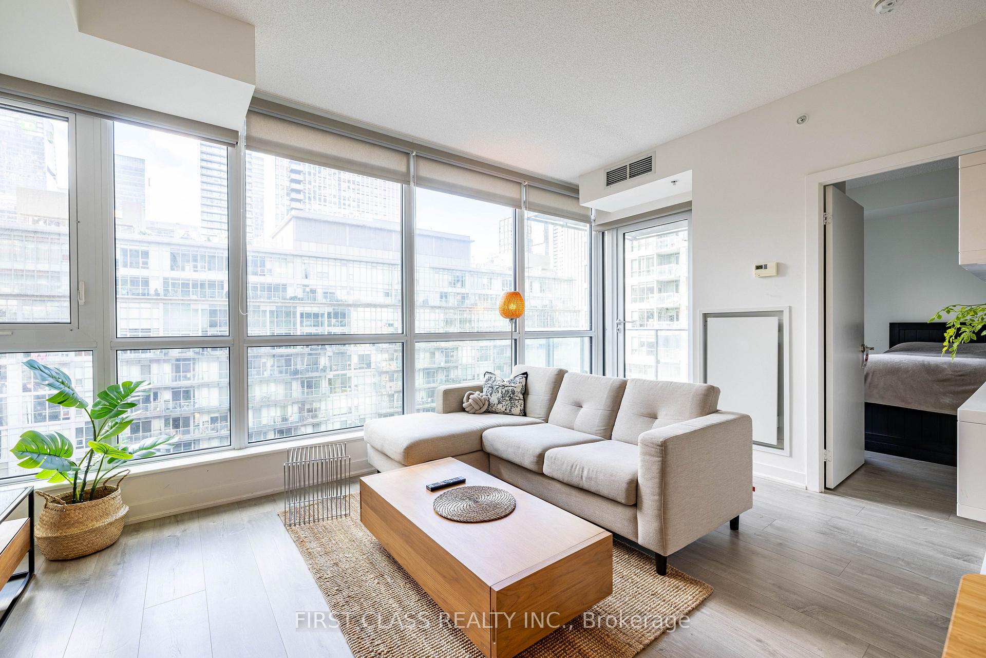 Photo 7 of 199 Richmond St W Street, Toronto, Waterfront Communities — HOMEH