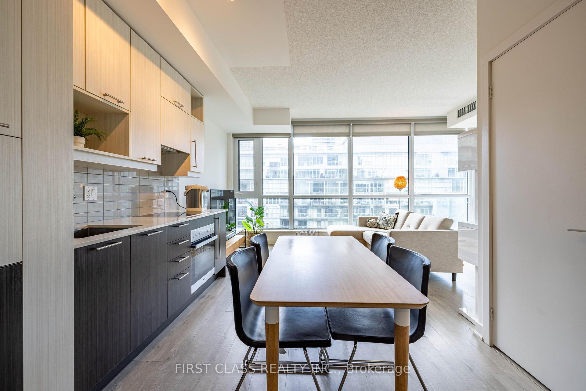 Photo 11 of 199 Richmond St W Street, Toronto, Waterfront Communities — HOMEH