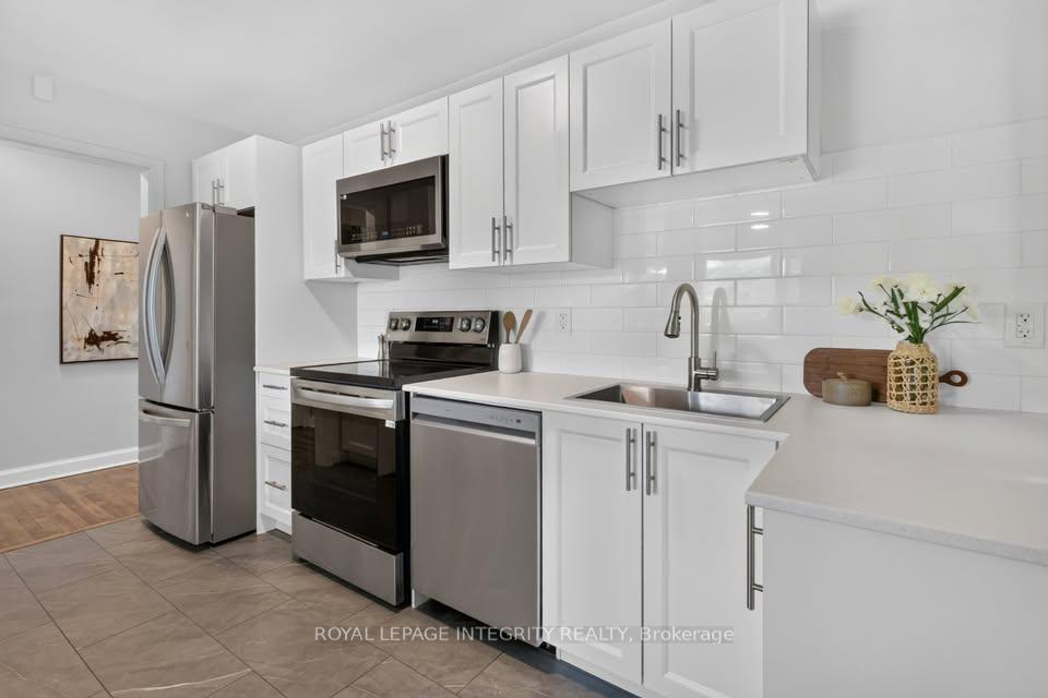Photo 4 of Unit 2, 228 Woodroffe Avenue, Ottawa, Woodroffe — HOMEH