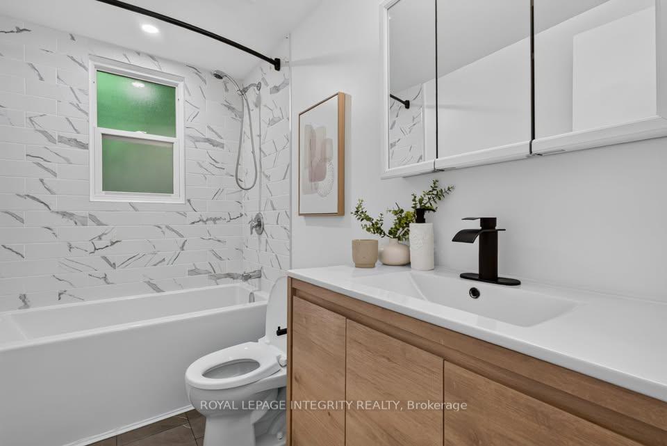 Photo 6 of Unit 2, 228 Woodroffe Avenue, Ottawa, Woodroffe — HOMEH