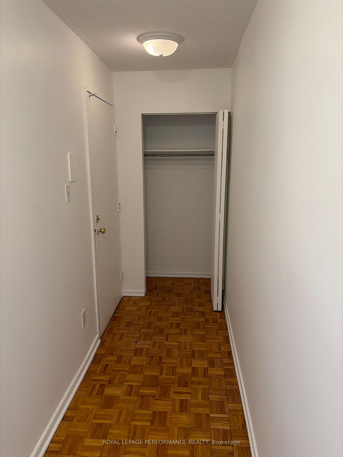 Photo 3 of Unit 208C, 2044 Arrowsmith Drive, Ottawa, Beacon Hill South — HOMEH