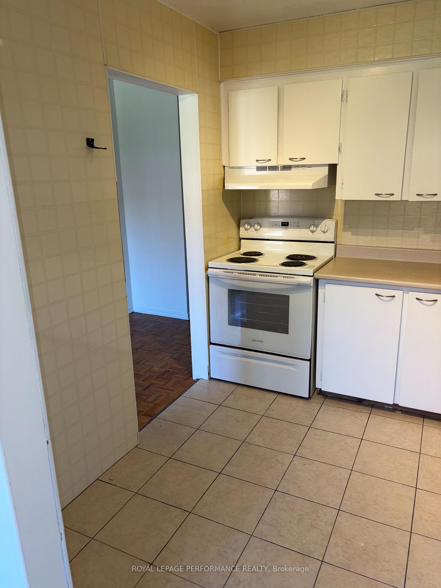 Photo 7 of Unit 208C, 2044 Arrowsmith Drive, Ottawa, Beacon Hill South — HOMEH