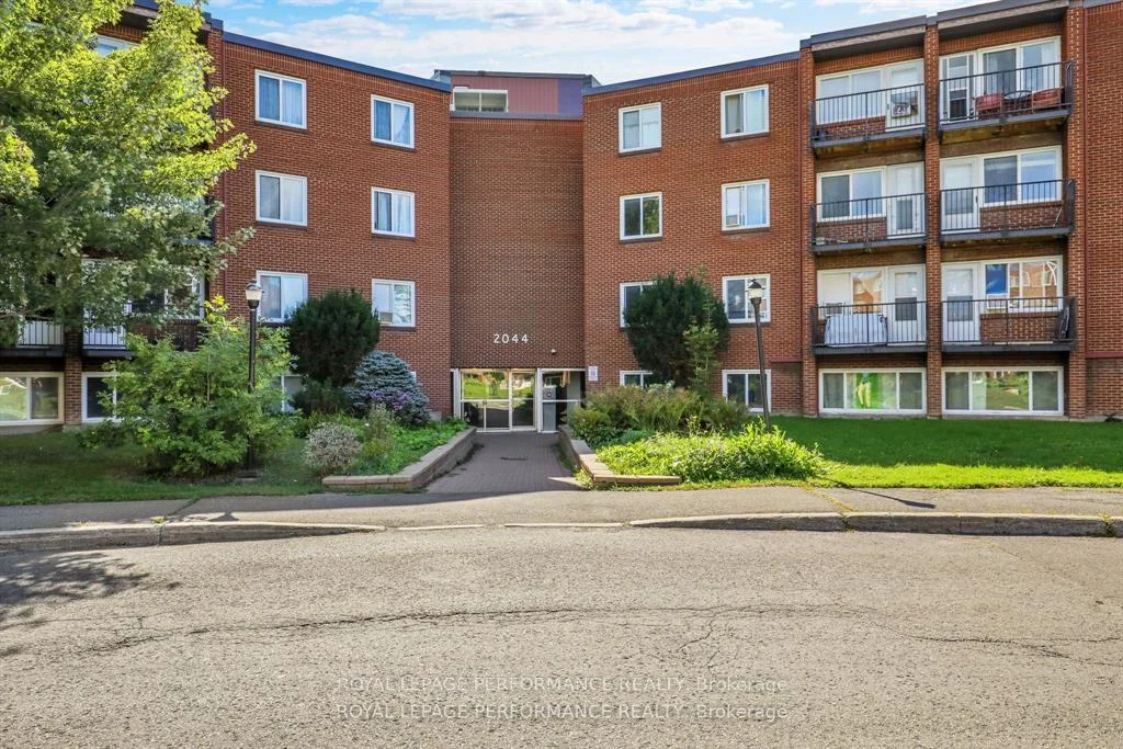 Photo 1 of Unit 208C, 2044 Arrowsmith Drive, Ottawa, Beacon Hill South — HOMEH