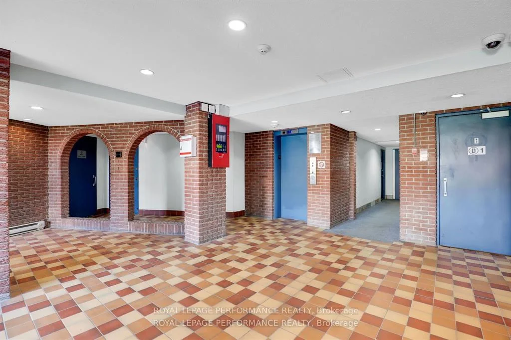 Photo 6 of Unit 208C, 2044 Arrowsmith Drive, Ottawa, Beacon Hill South — HOMEH