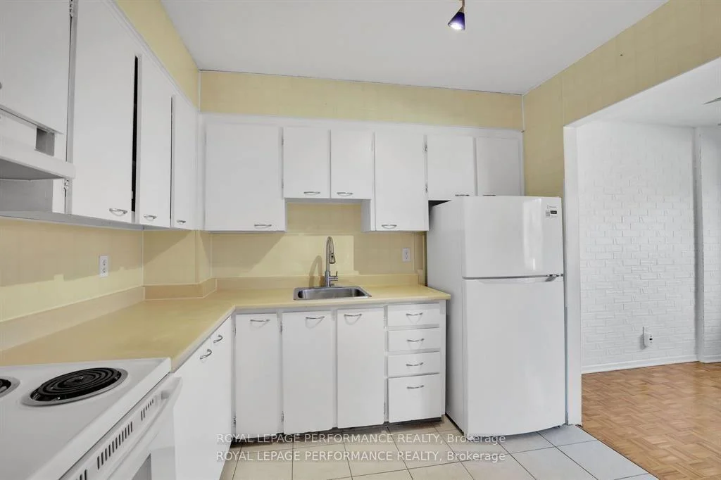 Photo 20 of Unit 208C, 2044 Arrowsmith Drive, Ottawa, Beacon Hill South — HOMEH