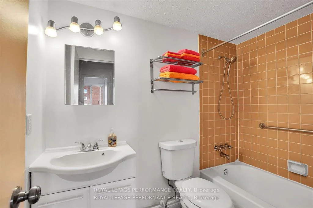 Photo 36 of Unit 208C, 2044 Arrowsmith Drive, Ottawa, Beacon Hill South — HOMEH