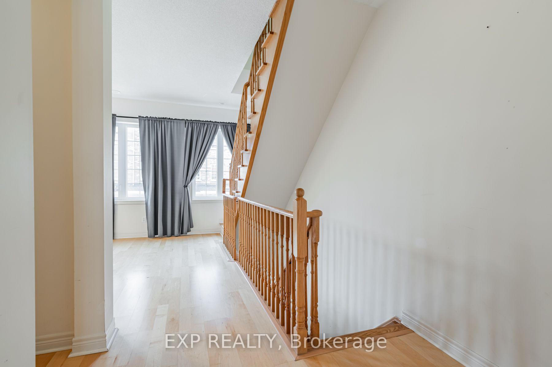 Photo 3 of 35 Carnahan Terrace, Toronto, East End-Danforth — HOMEH