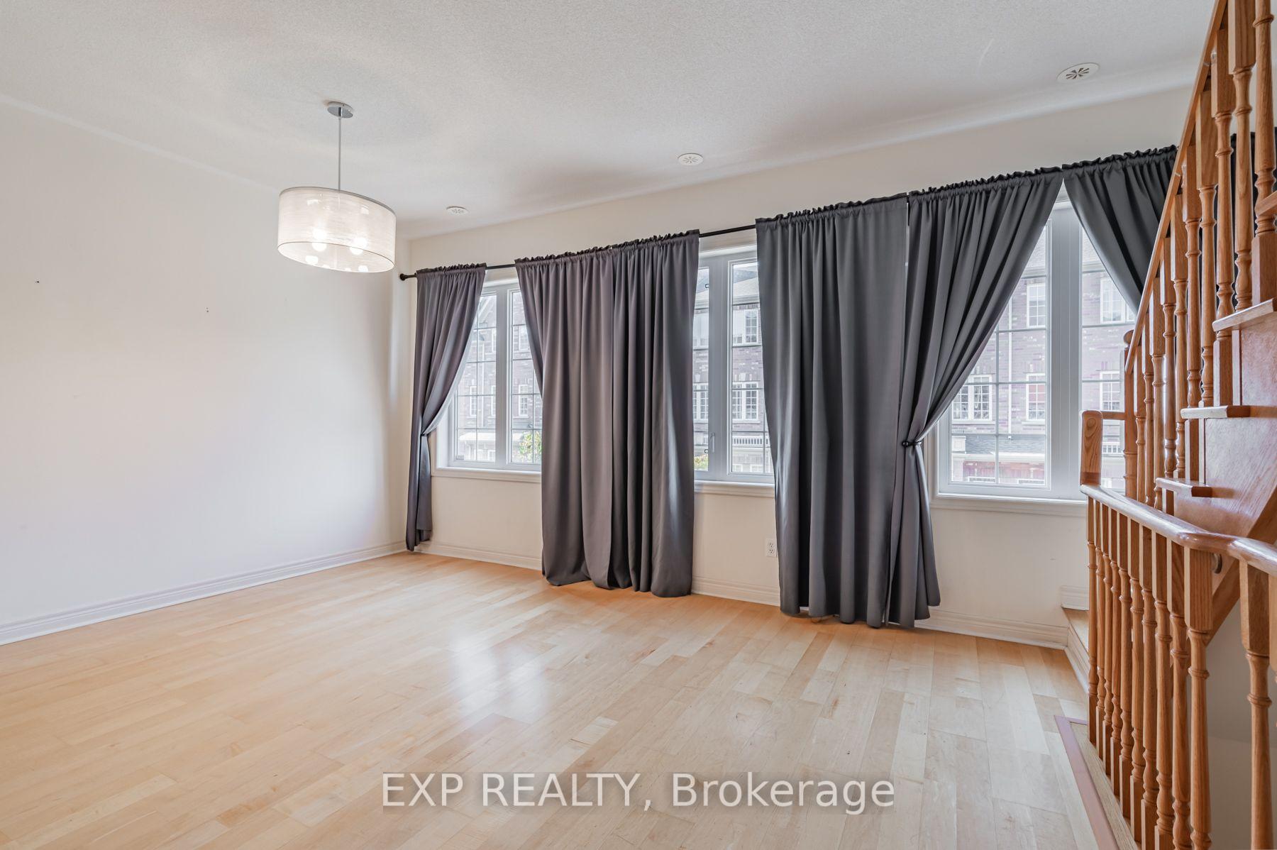 Photo 5 of 35 Carnahan Terrace, Toronto, East End-Danforth — HOMEH