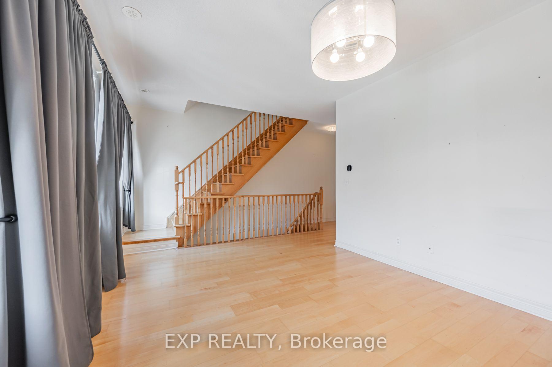 Photo 8 of 35 Carnahan Terrace, Toronto, East End-Danforth — HOMEH