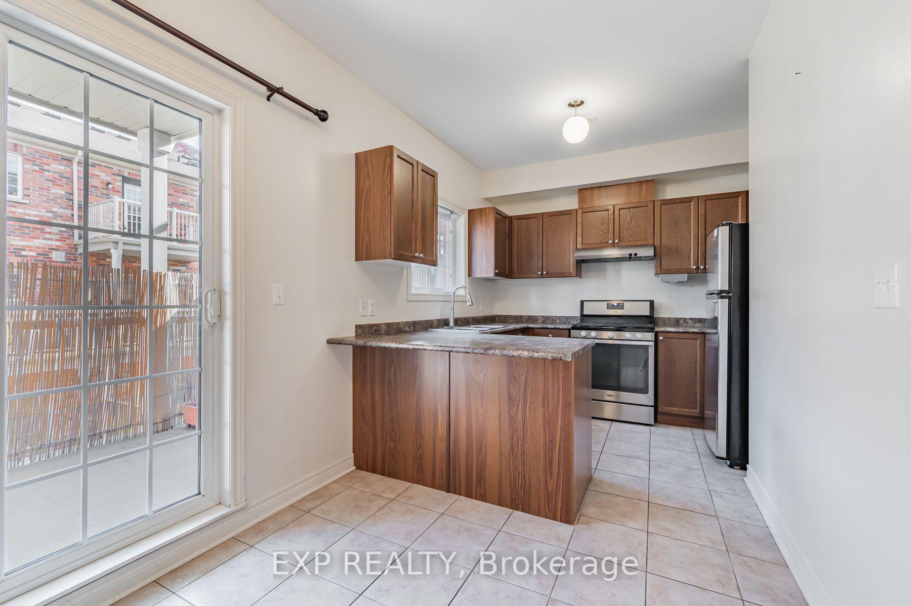 Photo 11 of 35 Carnahan Terrace, Toronto, East End-Danforth — HOMEH