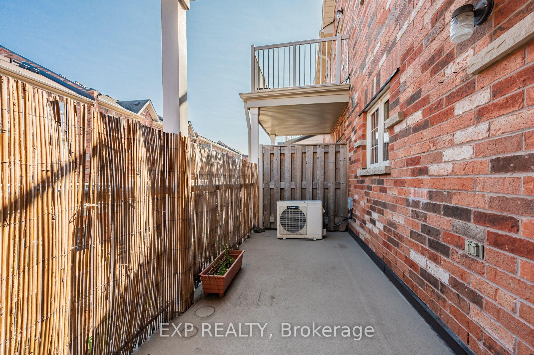 Photo 18 of 35 Carnahan Terrace, Toronto, East End-Danforth — HOMEH