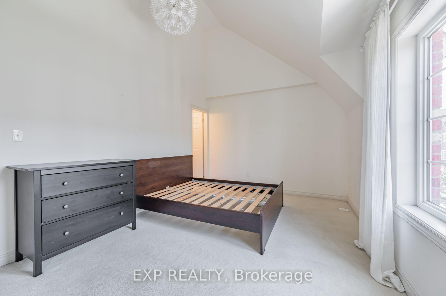 Photo 23 of 35 Carnahan Terrace, Toronto, East End-Danforth — HOMEH