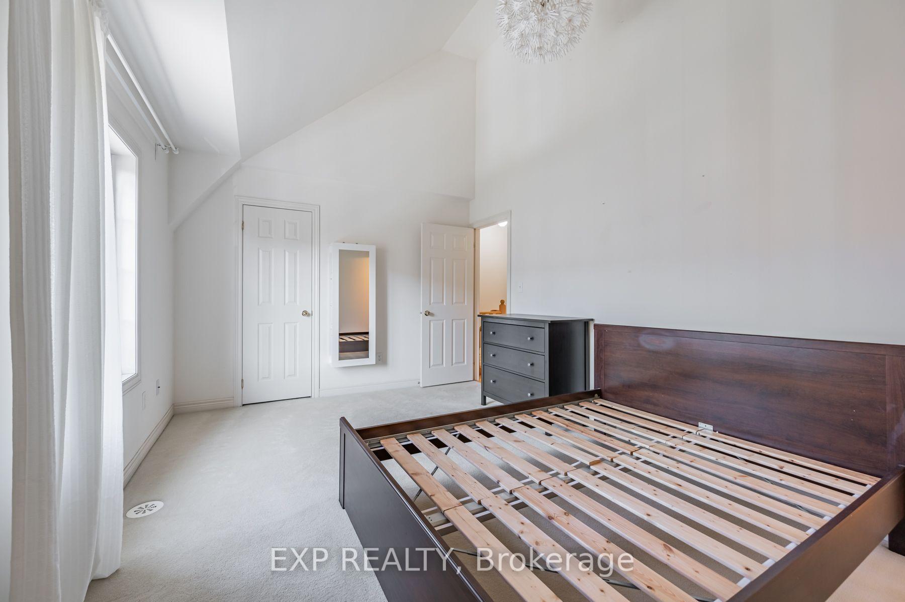 Photo 24 of 35 Carnahan Terrace, Toronto, East End-Danforth — HOMEH