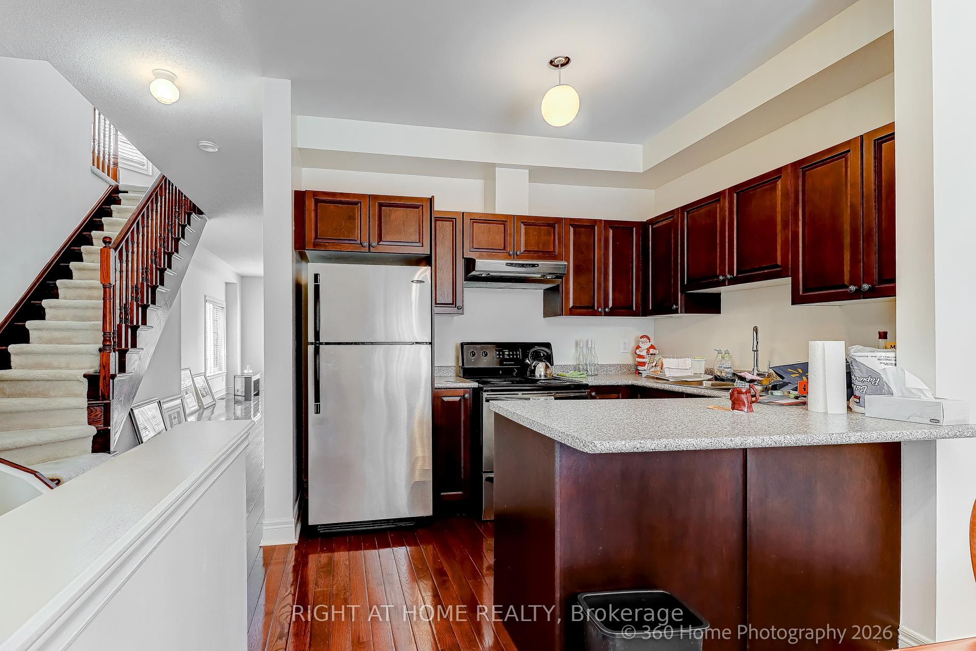 Photo 6 of Unit 2, 1130 Cawthra Road, Mississauga, Mineola — HOMEH