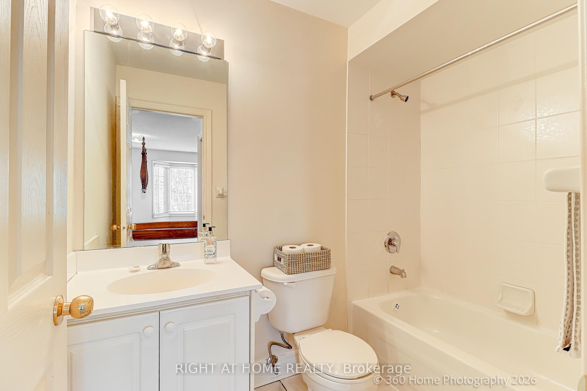 Photo 17 of Unit 2, 1130 Cawthra Road, Mississauga, Mineola — HOMEH