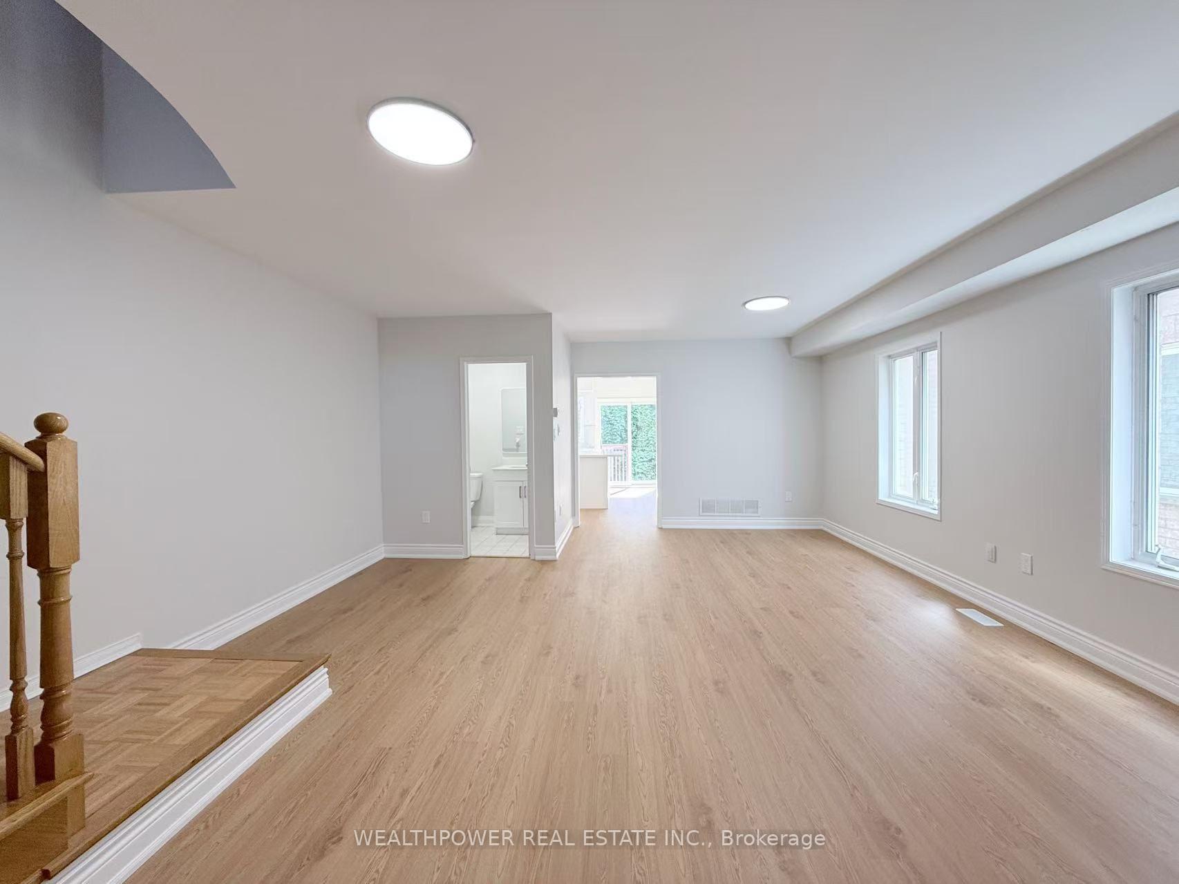 Photo 4 of 567 Summer Park Crescent, Mississauga, Fairview — HOMEH