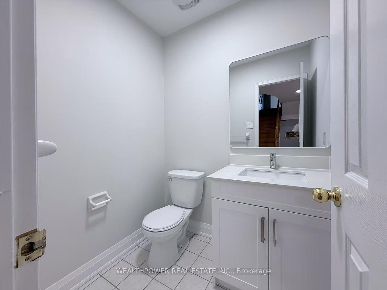 Photo 5 of 567 Summer Park Crescent, Mississauga, Fairview — HOMEH