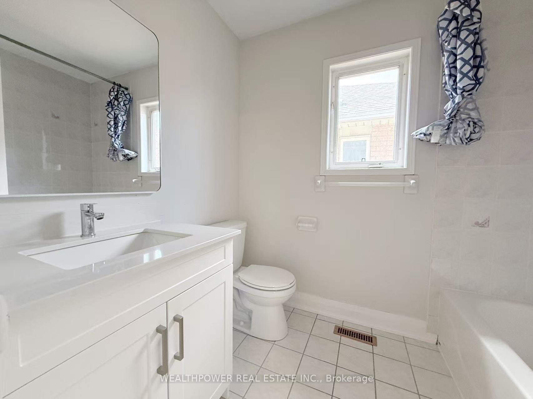 Photo 10 of 567 Summer Park Crescent, Mississauga, Fairview — HOMEH