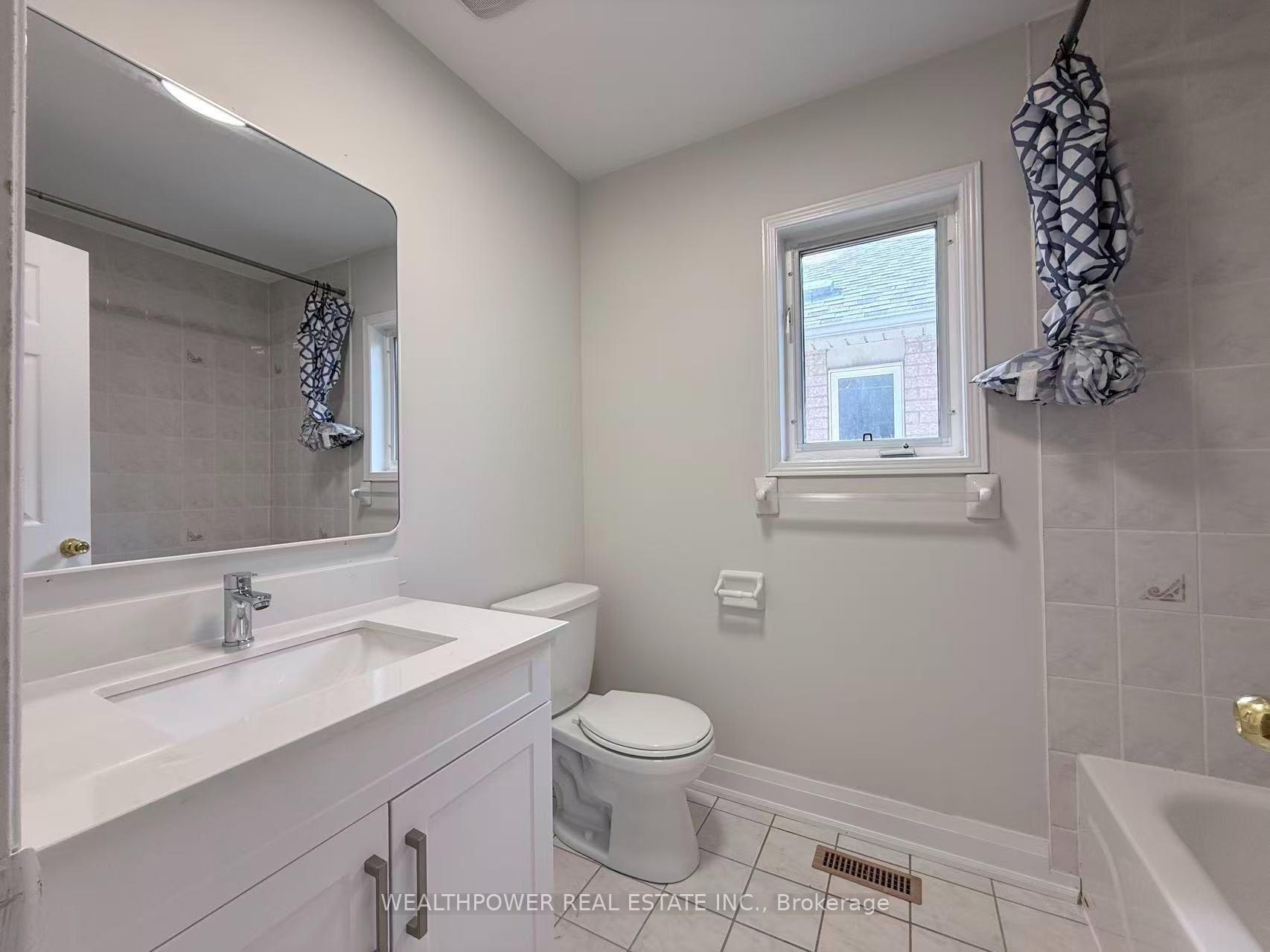 Photo 11 of 567 Summer Park Crescent, Mississauga, Fairview — HOMEH