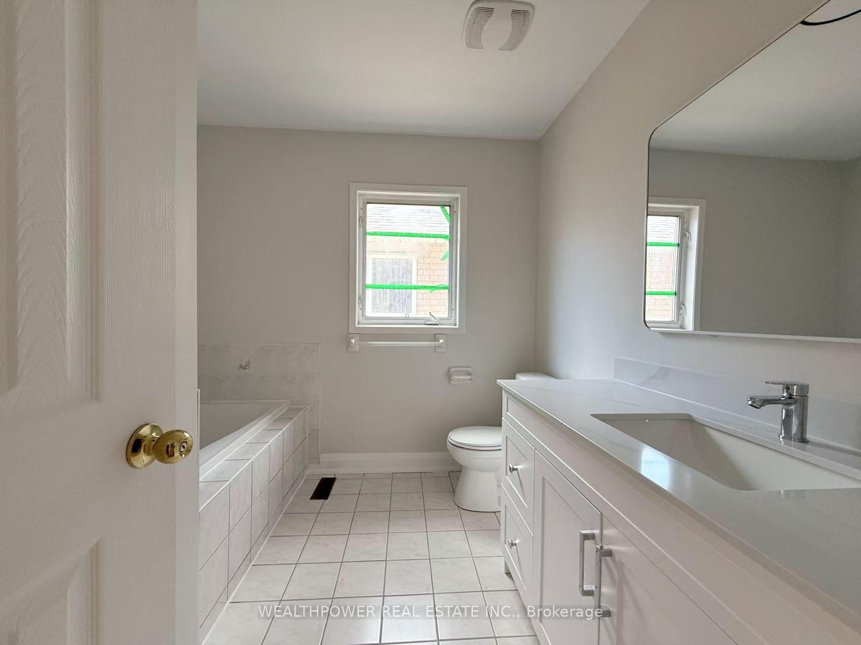 Photo 13 of 567 Summer Park Crescent, Mississauga, Fairview — HOMEH