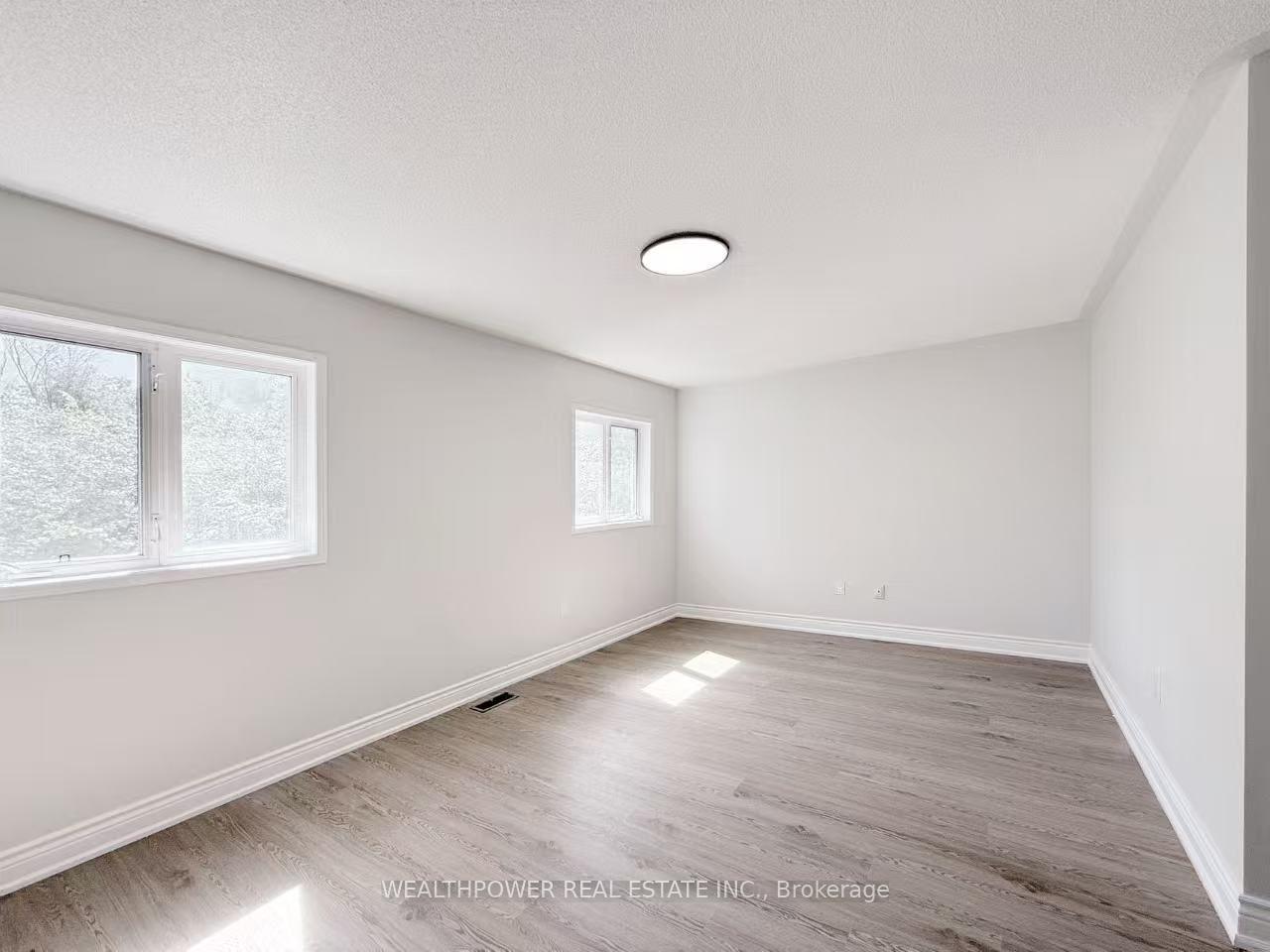 Photo 15 of 567 Summer Park Crescent, Mississauga, Fairview — HOMEH