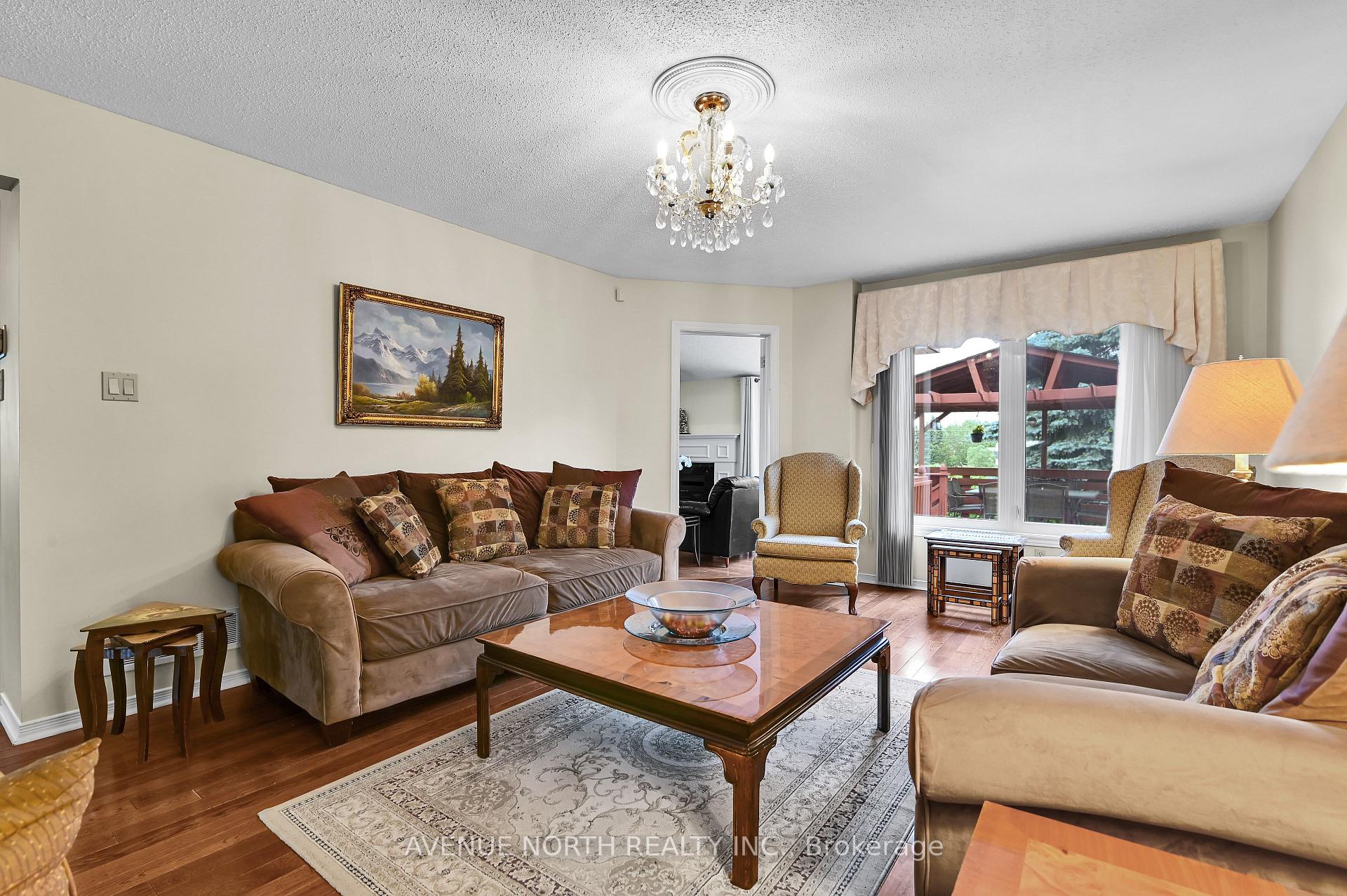 Photo 8 of 48 Hackett Street, Ottawa, Hunt Club Woods — HOMEH