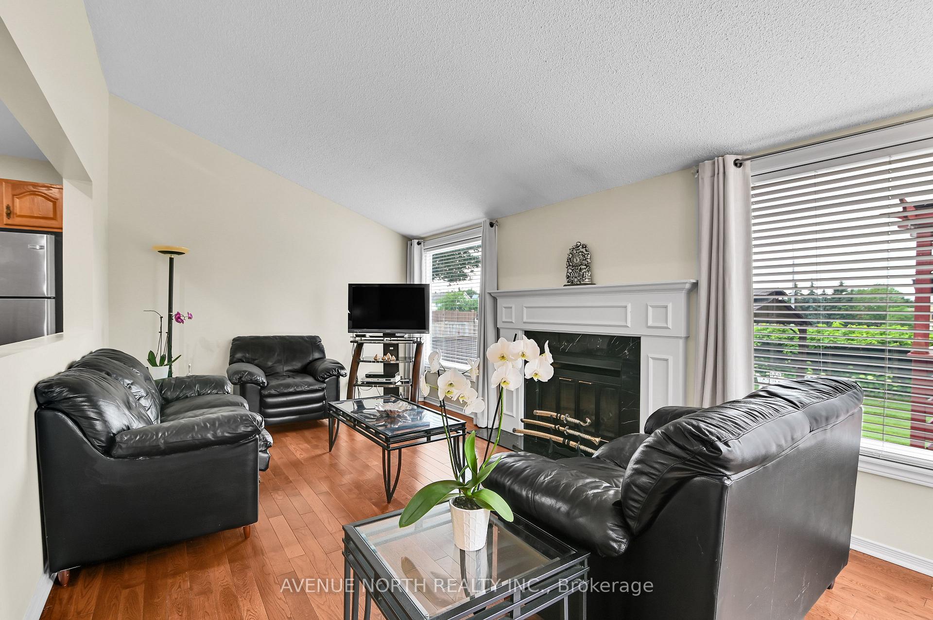 Photo 10 of 48 Hackett Street, Ottawa, Hunt Club Woods — HOMEH