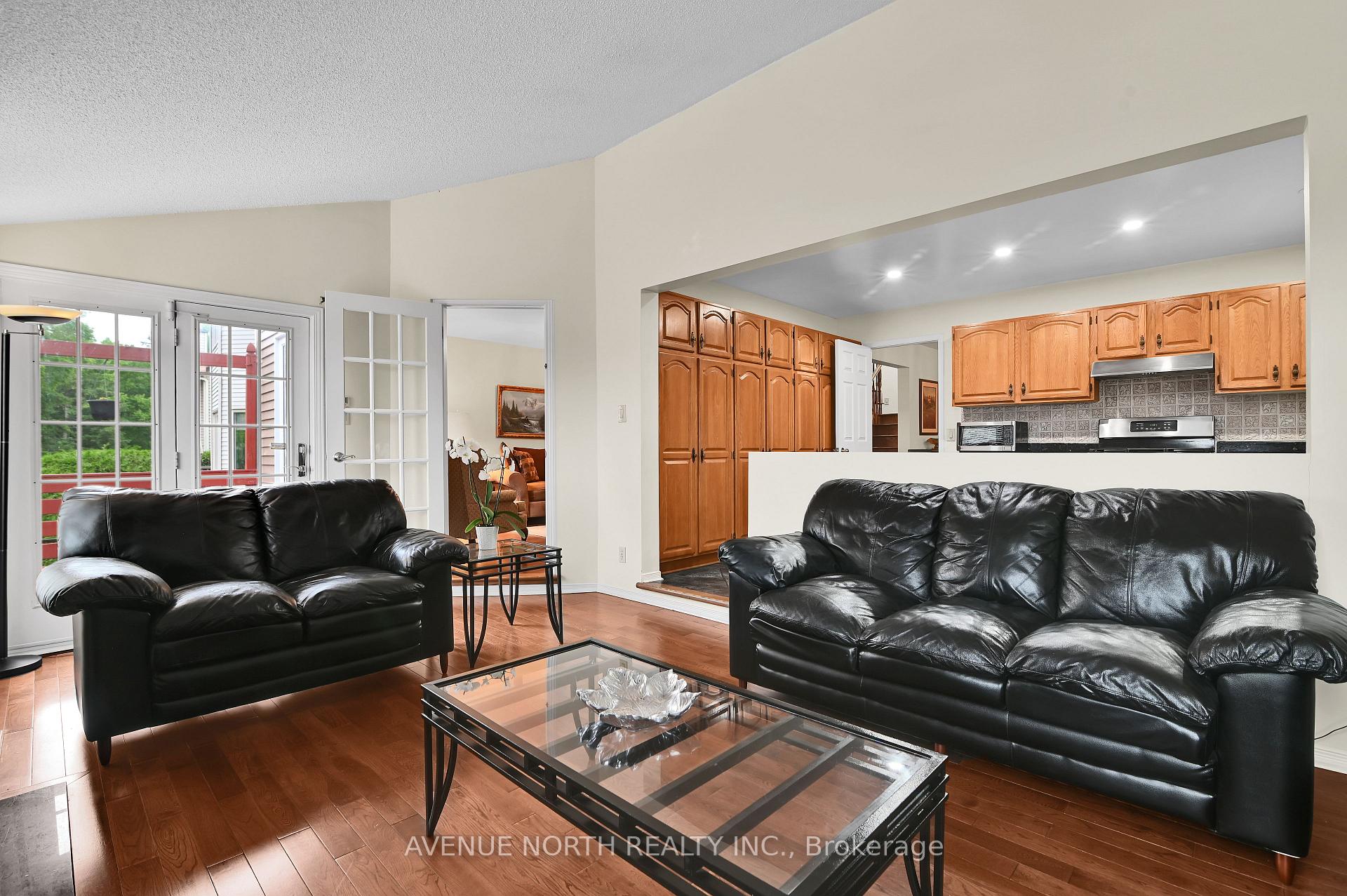 Photo 11 of 48 Hackett Street, Ottawa, Hunt Club Woods — HOMEH