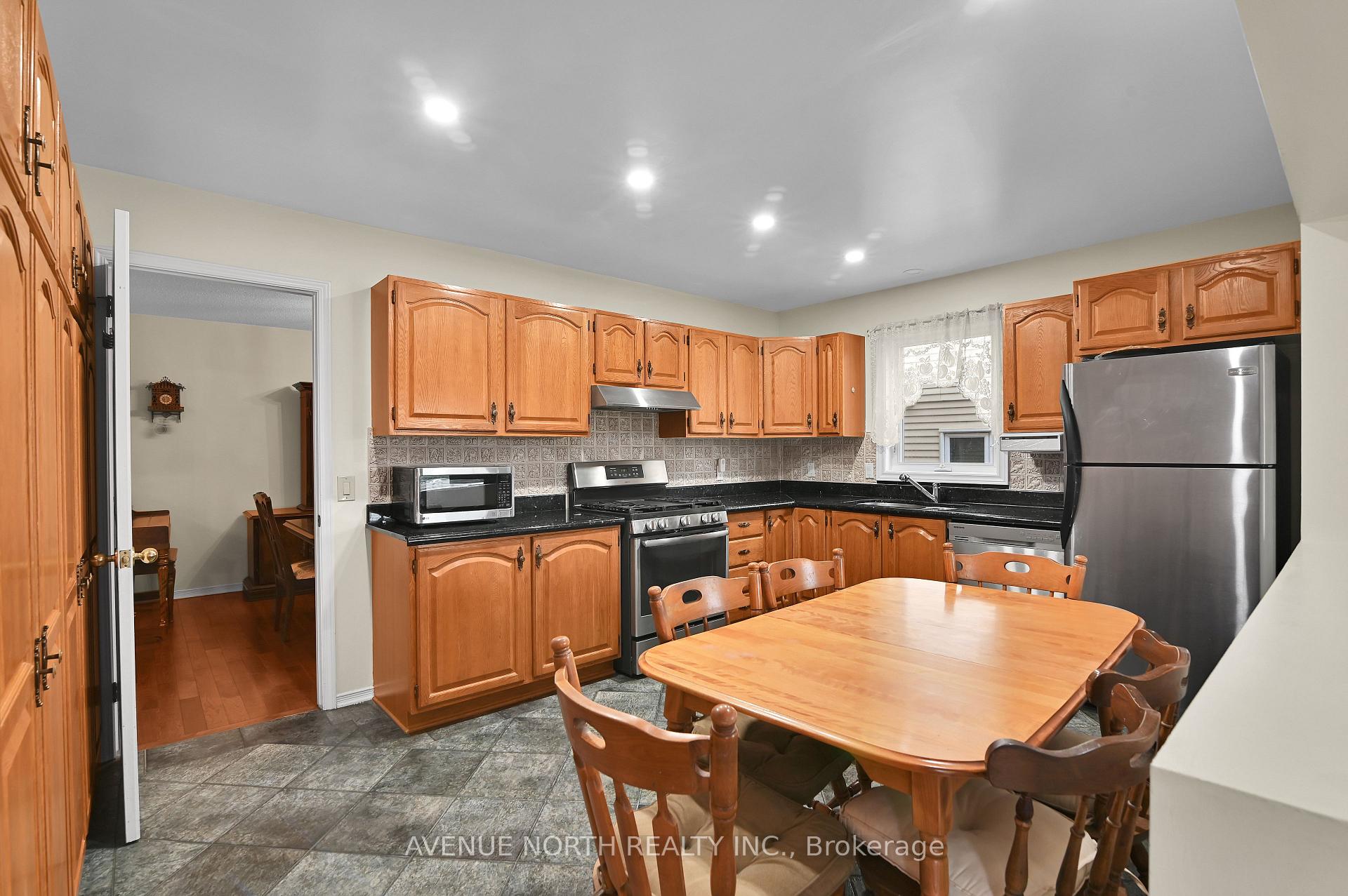 Photo 13 of 48 Hackett Street, Ottawa, Hunt Club Woods — HOMEH