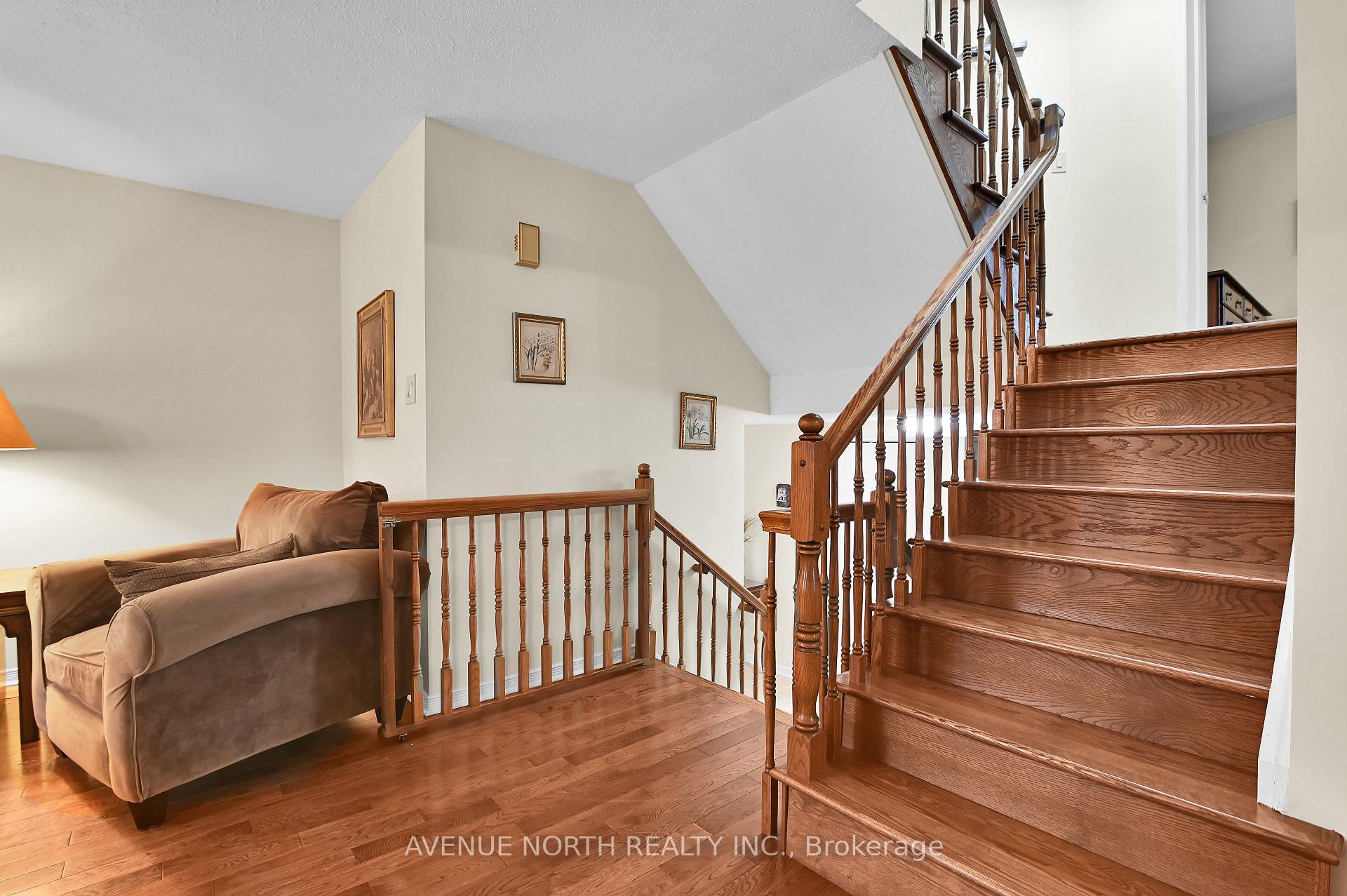 Photo 16 of 48 Hackett Street, Ottawa, Hunt Club Woods — HOMEH