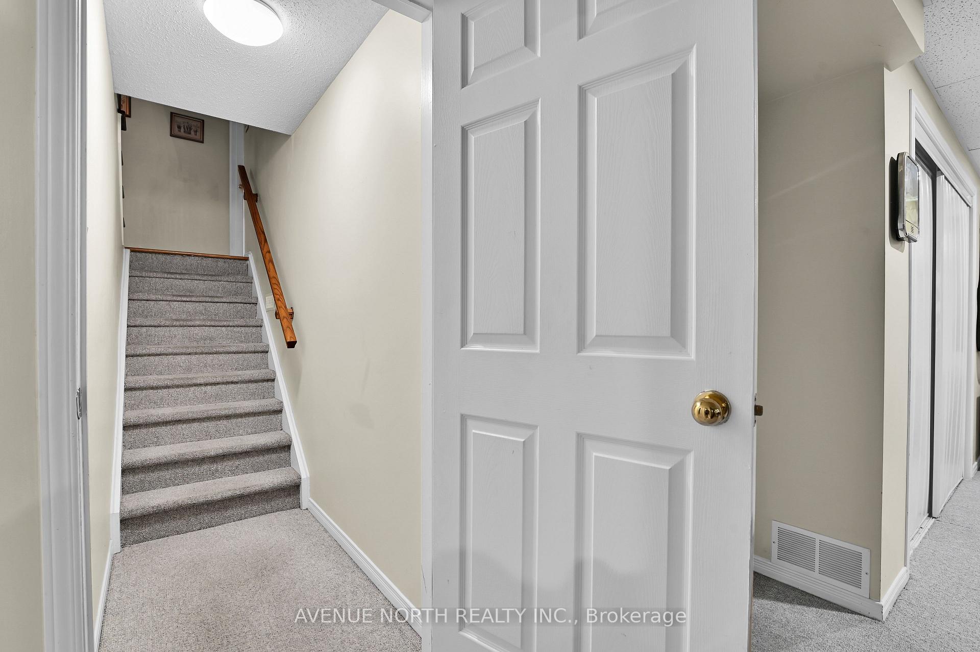 Photo 28 of 48 Hackett Street, Ottawa, Hunt Club Woods — HOMEH