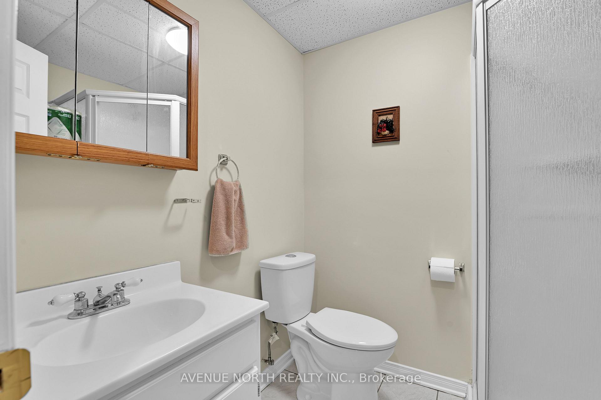 Photo 32 of 48 Hackett Street, Ottawa, Hunt Club Woods — HOMEH