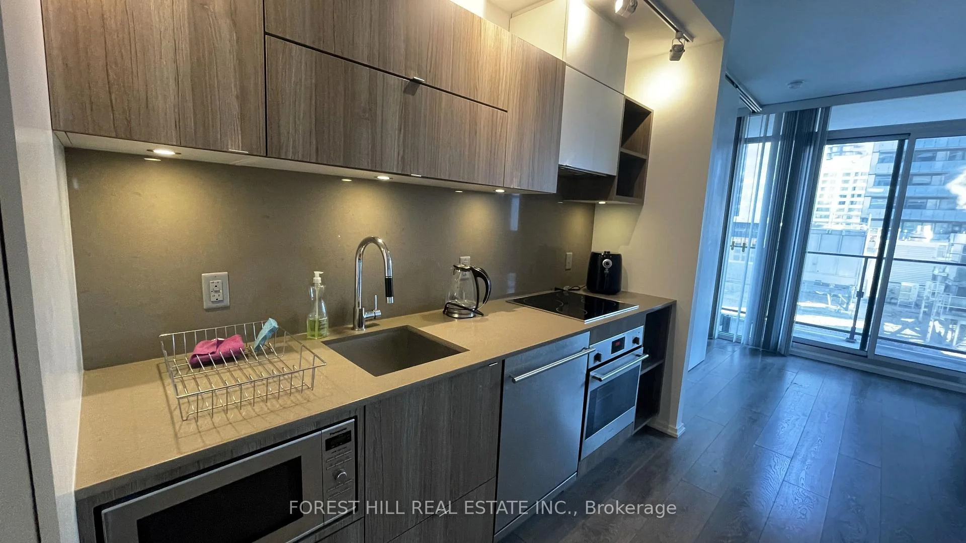 Photo 5 of Unit 1110, 125 Peter Street, Toronto, Waterfront Communities — HOMEH
