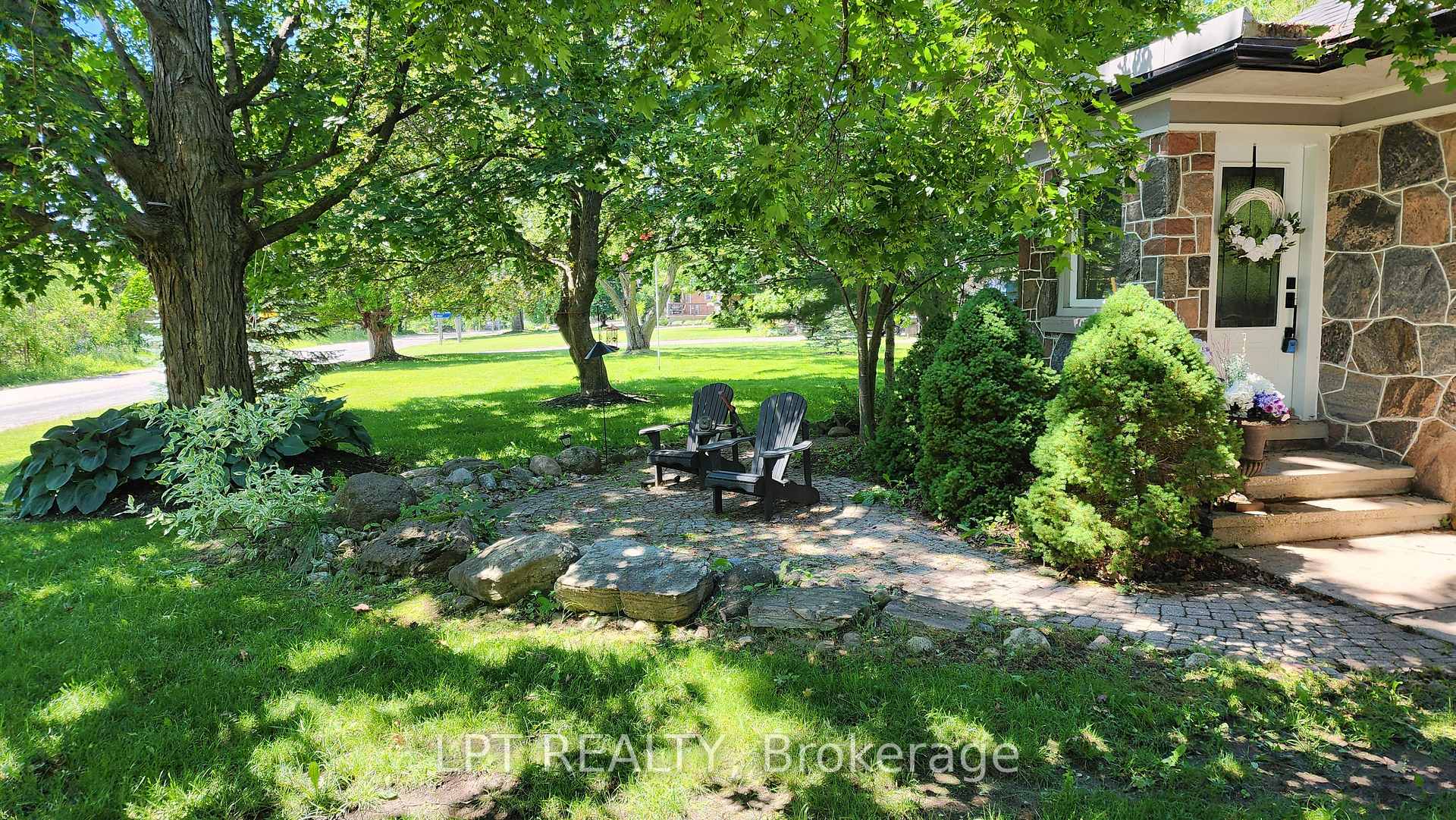 Photo 26 of 1644 Ridge Road E, Oro-Medonte, Hawkestone — HOMEH