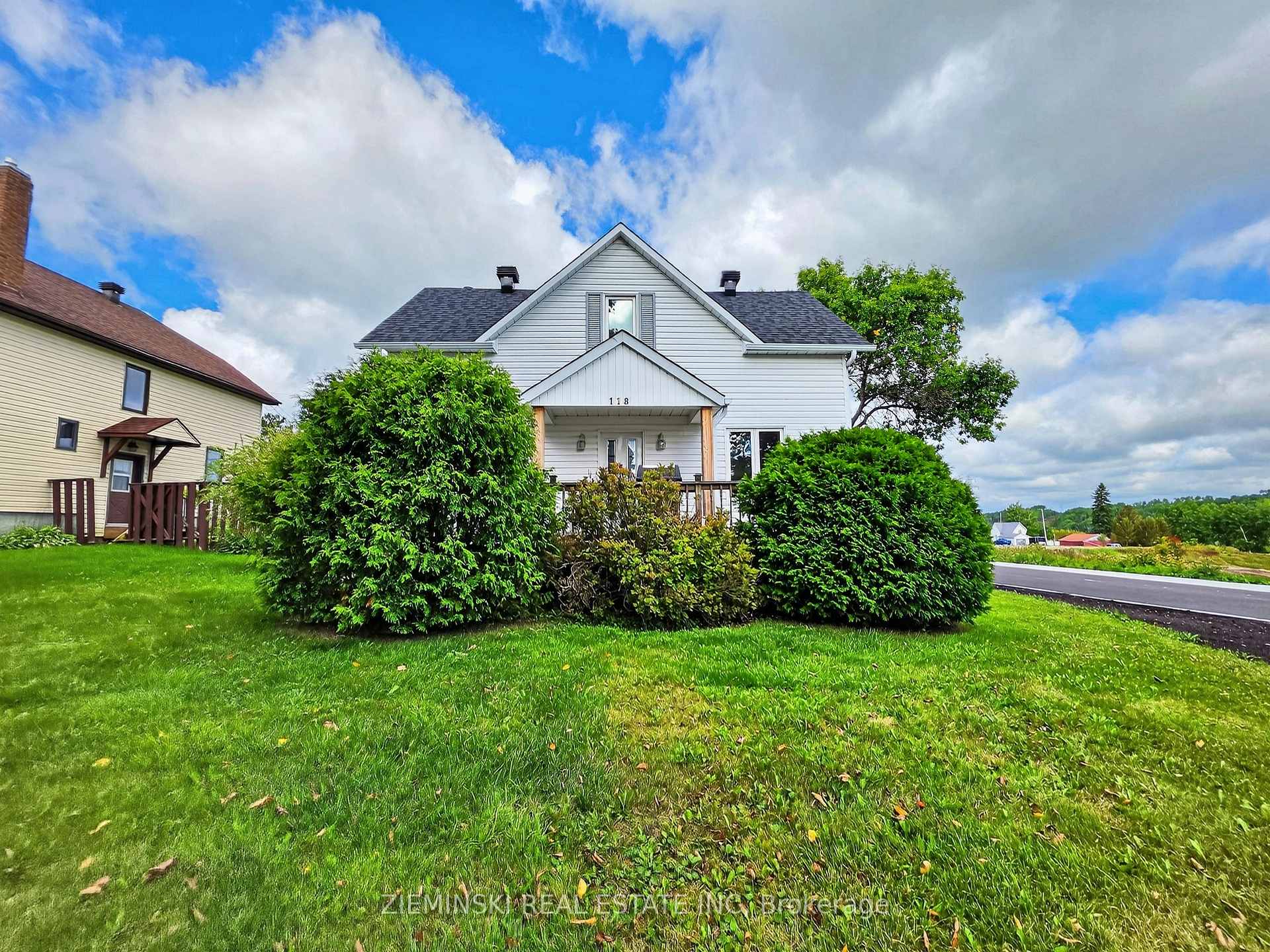 Front of 118 Buckingham Avenue