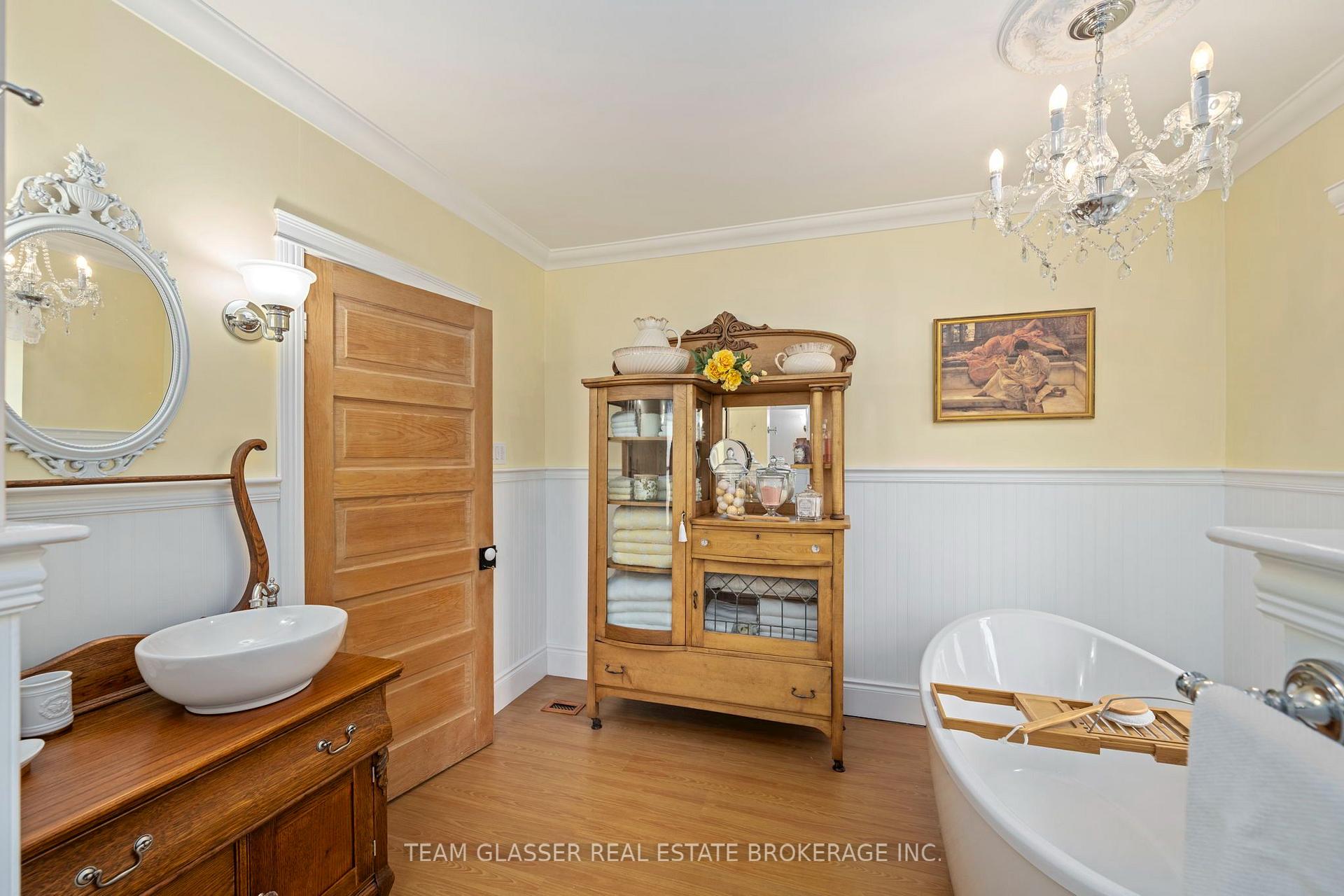 Photo 16 of 151 Main Street, North Middlesex, Parkhill — HOMEH