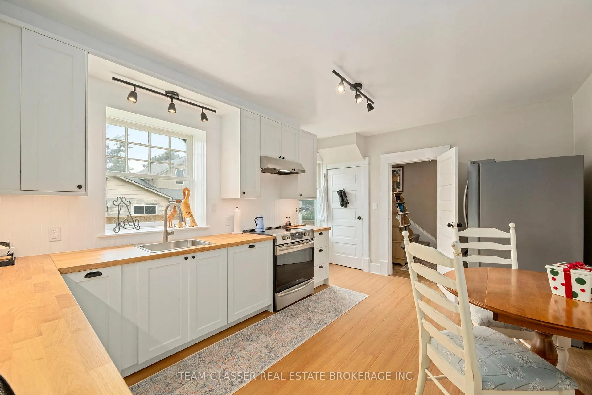 Photo 7 of 151 Main Street, North Middlesex, Parkhill — HOMEH
