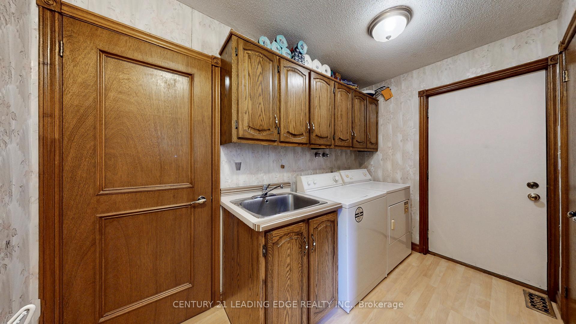 Photo 37 of 1127 Oshawa Boulevard N, Oshawa, Centennial — HOMEH